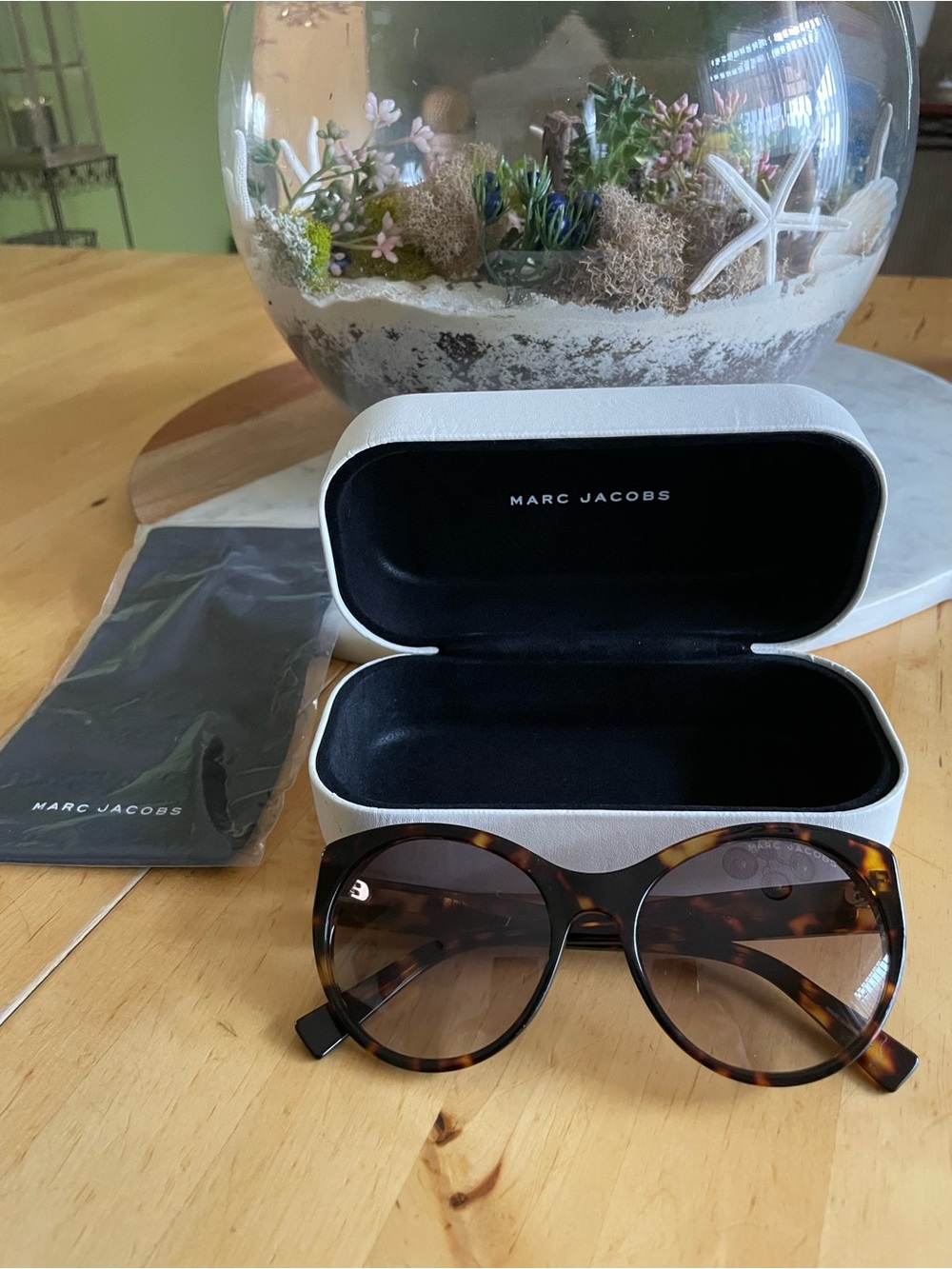 Marc Jacobs Tortoiseshell Round Sunglasses with Brown Gradient Lenses